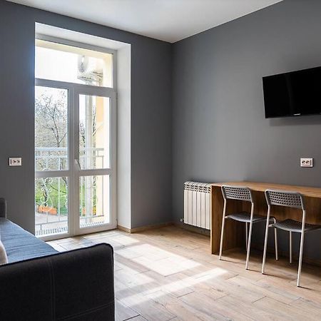 Apartment In The Heart Of Chernigov Buitenkant foto