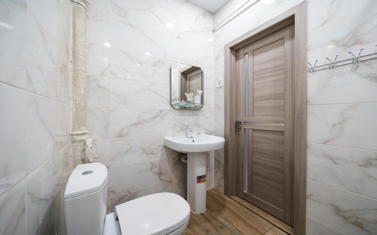 Apartment In The Heart Of Chernigov Buitenkant foto