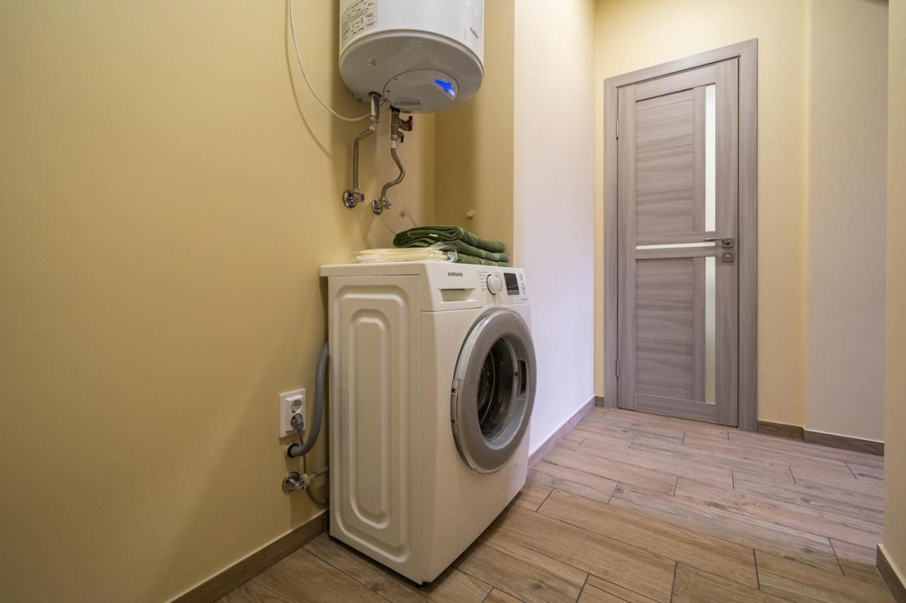 Apartment In The Heart Of Chernigov Buitenkant foto
